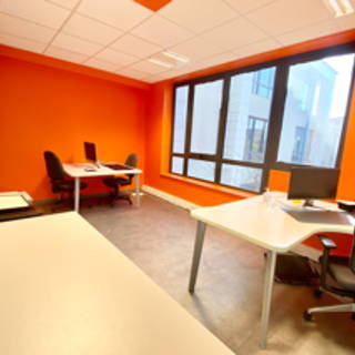 Bureau privé 17 m² 3 postes Coworking Avenue de la Pompignane Montpellier 34000 - photo 1